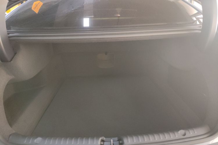 比亚迪 汉 2023款 EV 冠军版 605KM前驱尊贵型机舱底盘23