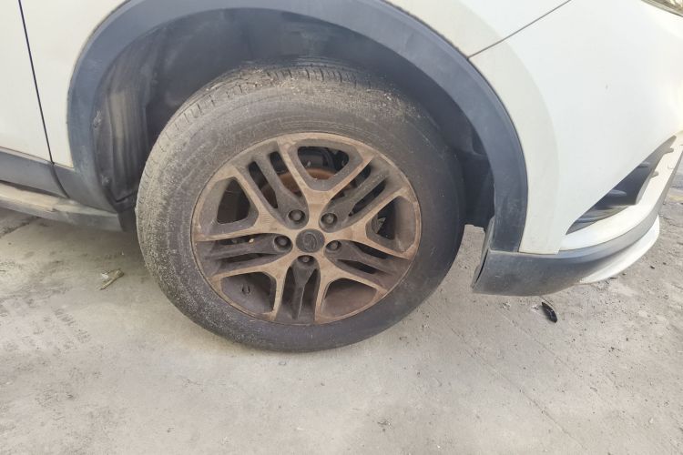 东南DX3 2016款 1.5L 手动豪华型车身外观10