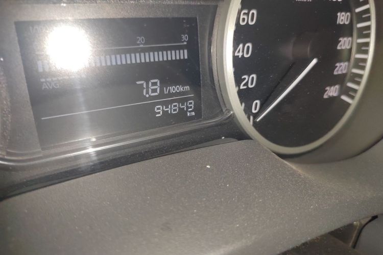 日产 轩逸 2016款 1.6XL 手动豪华版中控内饰15