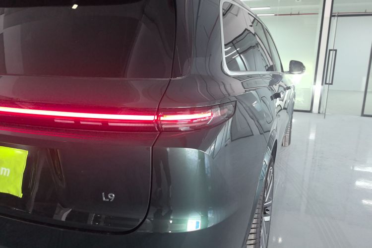 理想汽车 理想L9 2024款 Ultra车身外观9