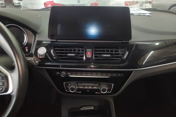 宝马1系 2021款 改款 120i M运动版中控内饰16