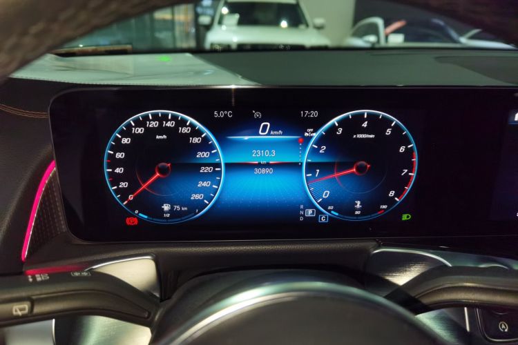 奔驰GLB 2023款 GLB 220 动感型中控内饰14