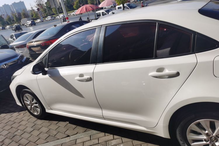 丰田 卡罗拉 2019款 1.2T S-CVT GL先锋版车身外观4