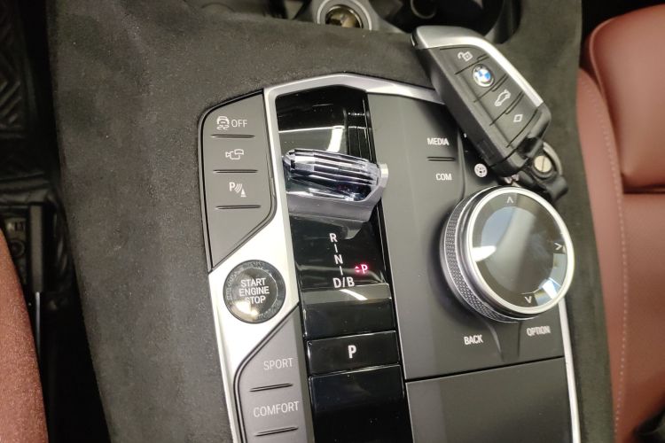 宝马iX3 2024款 创领型中控内饰18