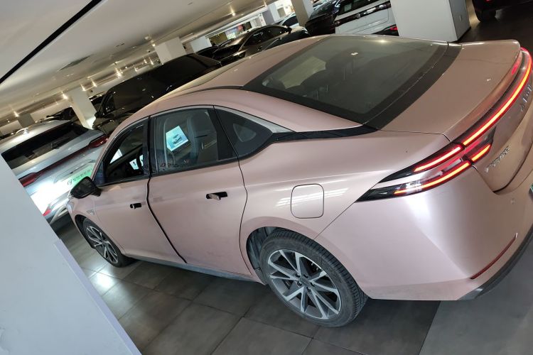 埃安 AION S Plus 2023款 80 科技版 三元锂车身外观4