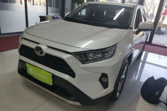 丰田 RAV4荣放 2022款 2.0L CVT两驱风尚Plus版