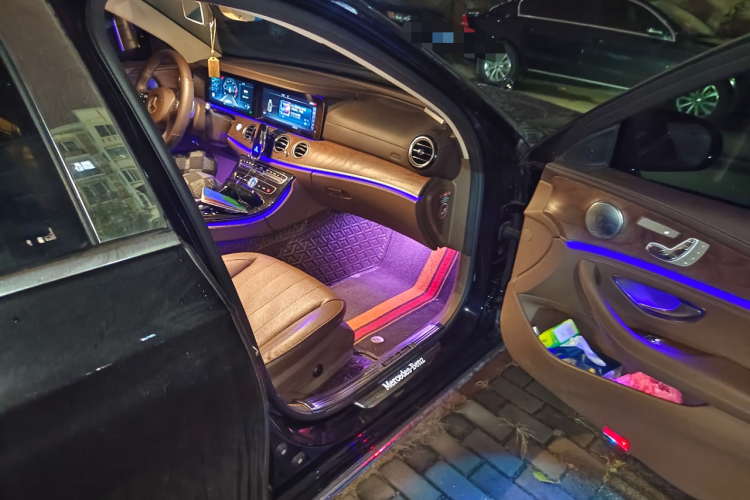 奔驰E级 2017款 E 300 L 豪华型局部细节9005