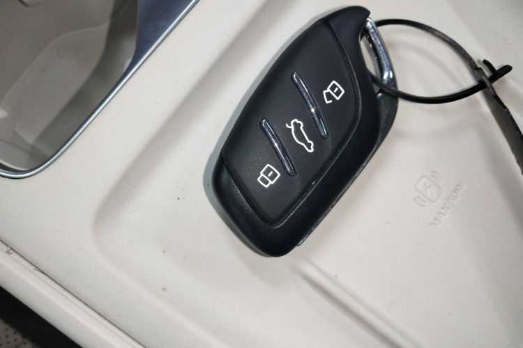 名爵 MG4 EV 2026款 437 自由版中控内饰7001