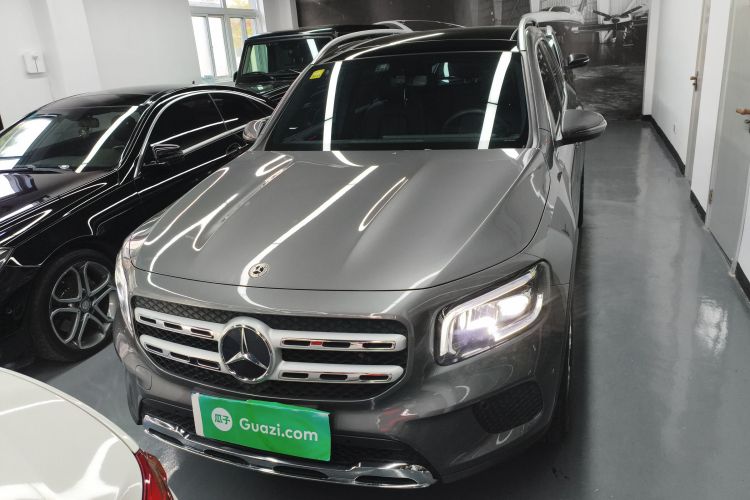 奔驰GLB 2021款 GLB 200 动感型车身外观2