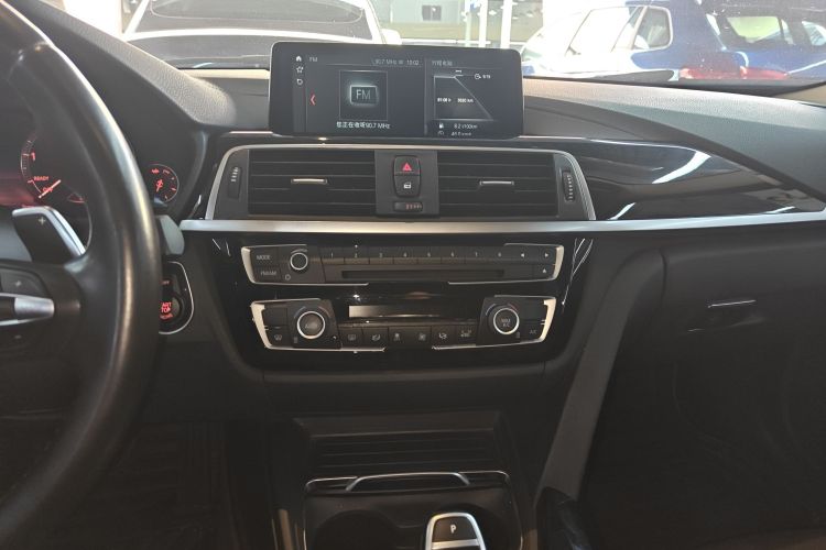 宝马3系 2019款 320Li M运动套装局部细节16