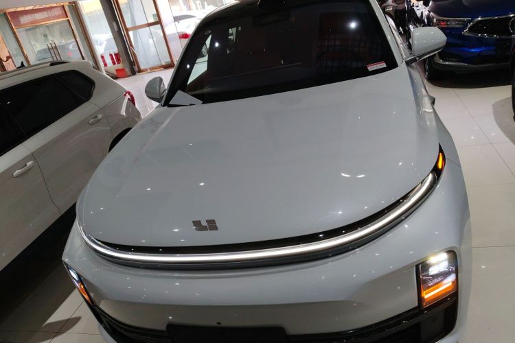 理想汽车 理想L7 2024款 MAX车身外观2