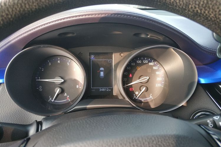 丰田C-HR 2020款 2.0L 领先版局部细节14