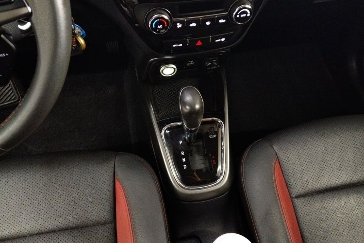 长安CS15 2016款 1.5L 自动豪华版中控内饰18