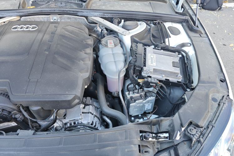 奥迪A4L 2024款 40 TFSI 豪华动感型机舱底盘26