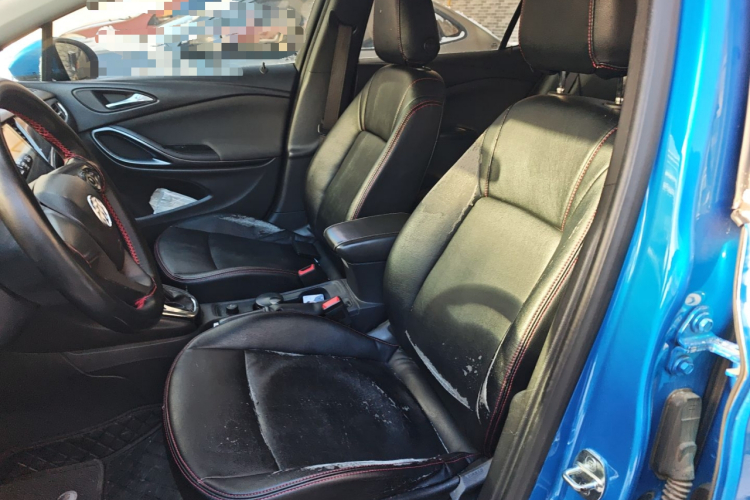 别克 威朗 2016款 两厢 15S 自动进取型中控内饰19