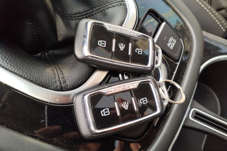 捷途X70 2020款 1.5T 手动智行版 7座中控内饰11