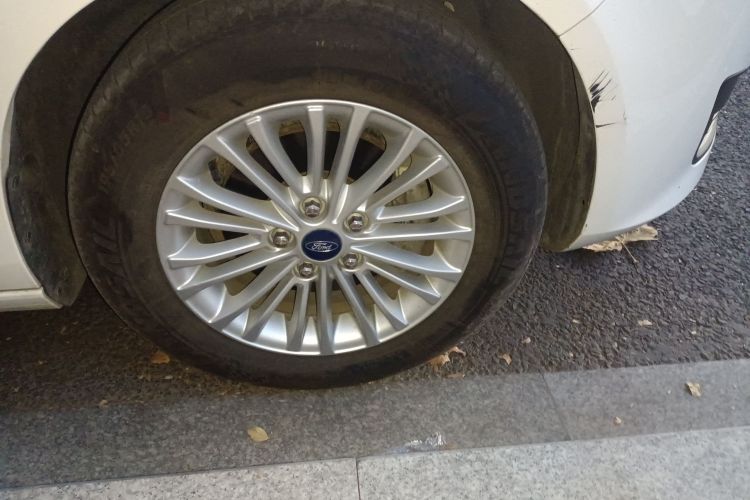 福特 福睿斯 2017款 改款 1.5L 自动舒适型车身外观10