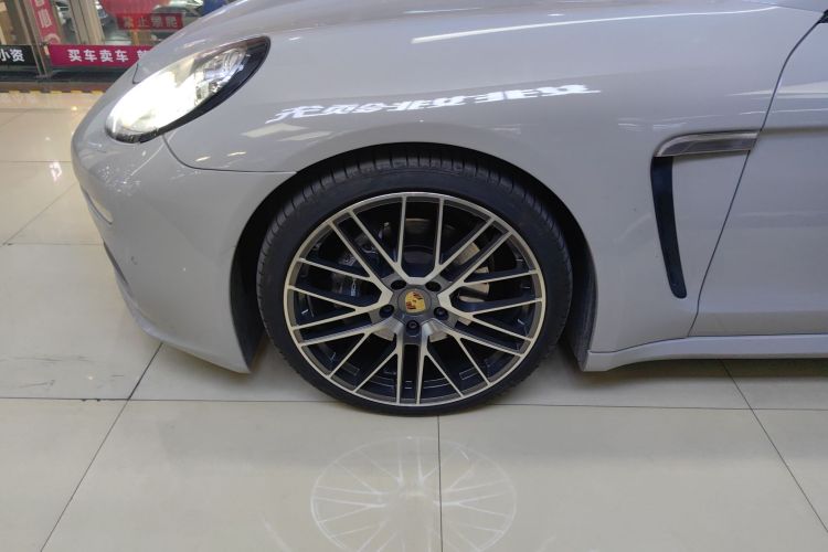 保时捷 2014款 Panamera 4 3.0T车身外观35