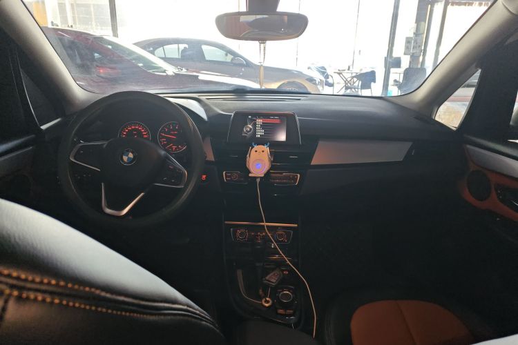 宝马2系旅行车 2016款 218i 时尚型中控内饰12