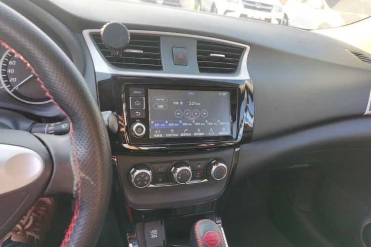 日产 轩逸 2016款 1.6XV CVT智享版中控内饰16