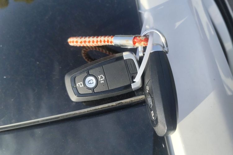 福特 福克斯 2021款 三厢 EcoBoost 180 自动ST Line中控内饰11