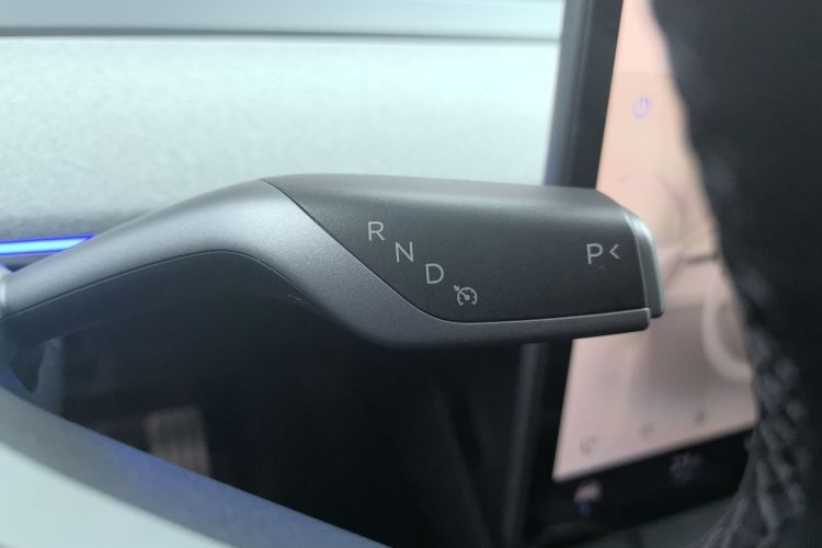 特斯拉 Model Y 2023款 高性能全轮驱动版中控内饰18