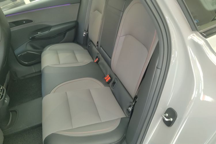 红旗EH7 2025款 600 智选版中控内饰21