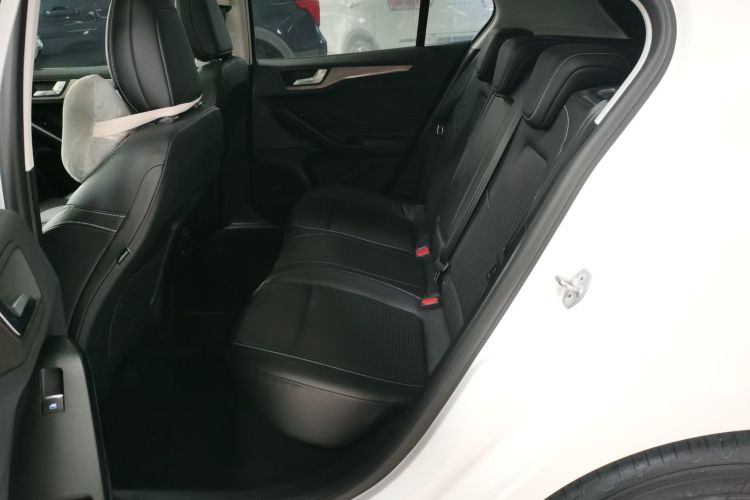 福特 福克斯 2020款 两厢 EcoBoost 180 自动锋潮型中控内饰21