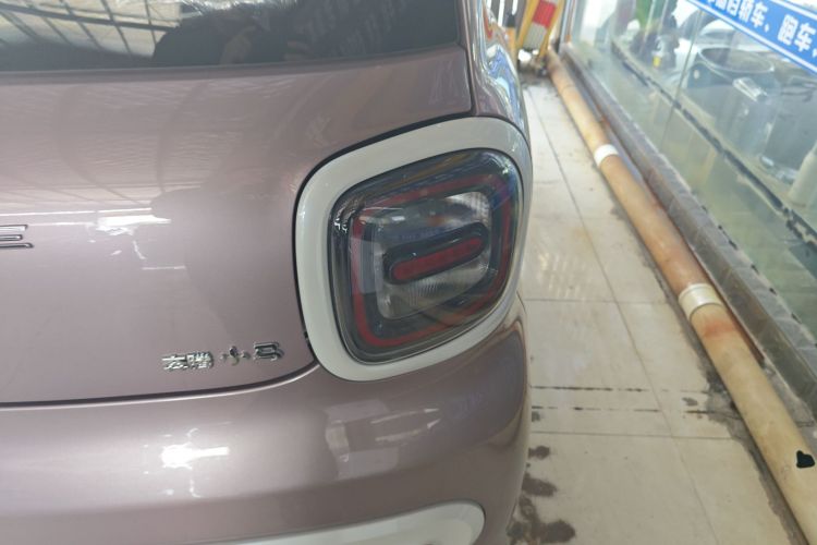 奔腾小马 2026款 222km 闪耀马车身外观9