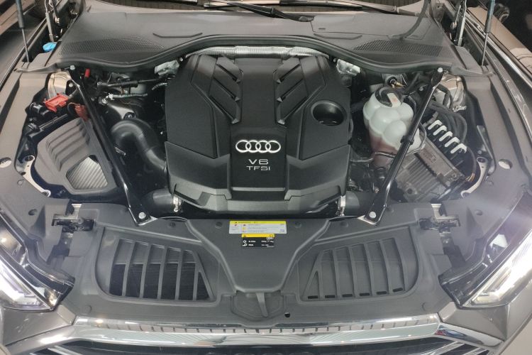 奥迪A8 2018款 A8L 55 TFSI quattro投放版精英型机舱底盘24