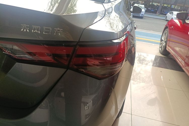 日产 轩逸 2022款 1.6L XL CVT悦享版车身外观9