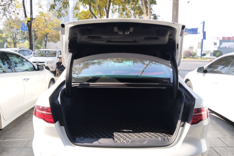 捷豹XEL 2021款 2.0T 250PS R-DYNAMIC S进取运动版局部细节23