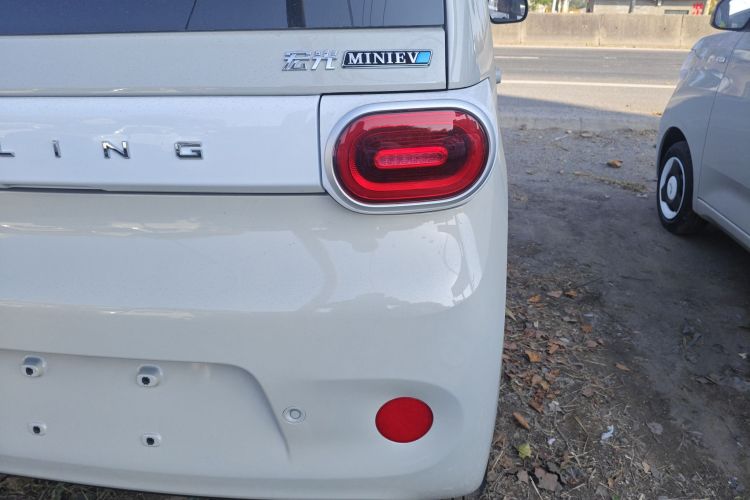 五菱汽车 宏光MINIEV 2024款 第三代 215km 青春版车身外观9