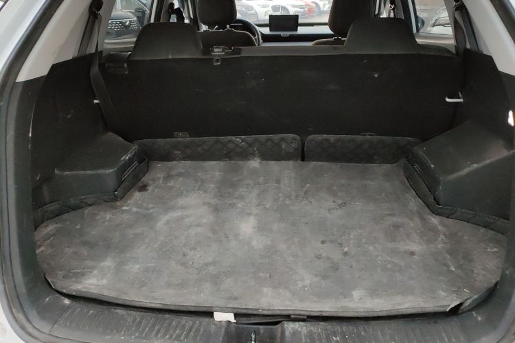 五菱汽车 五菱星驰 2022款 1.5L 手动自由型机舱底盘23