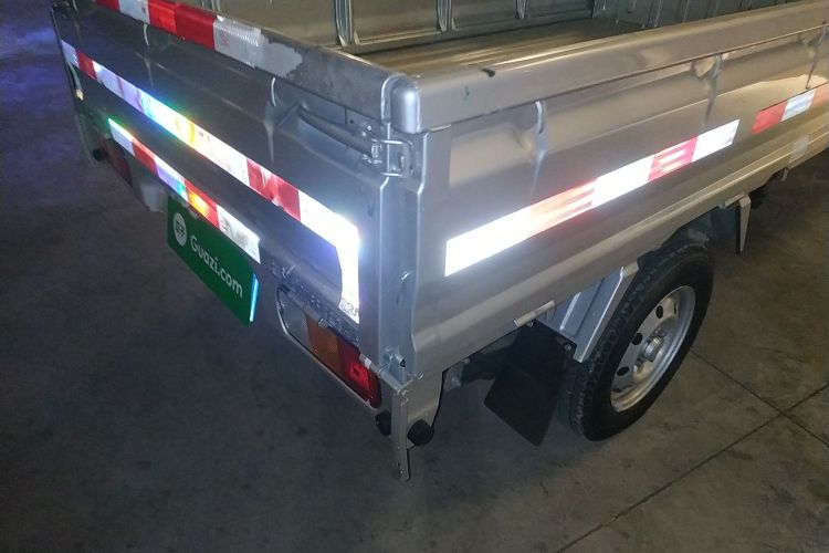 五菱汽车 五菱之光小卡 2023款 1.5L 单排LAR车身外观9