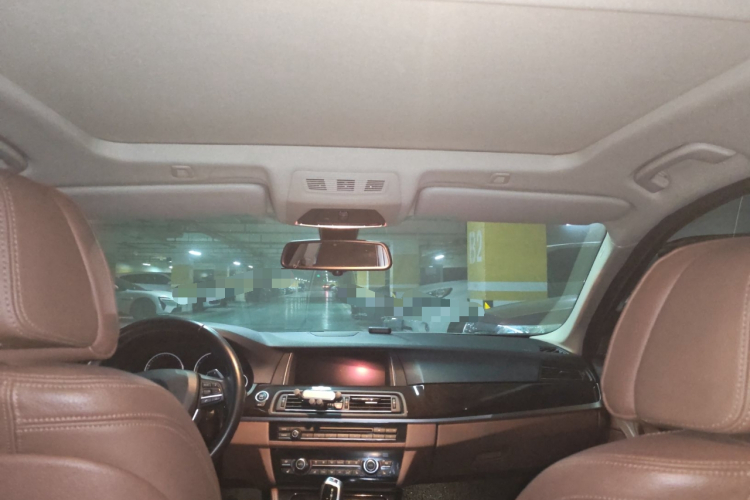 宝马5系 2015款 535Li 领先型中控内饰22