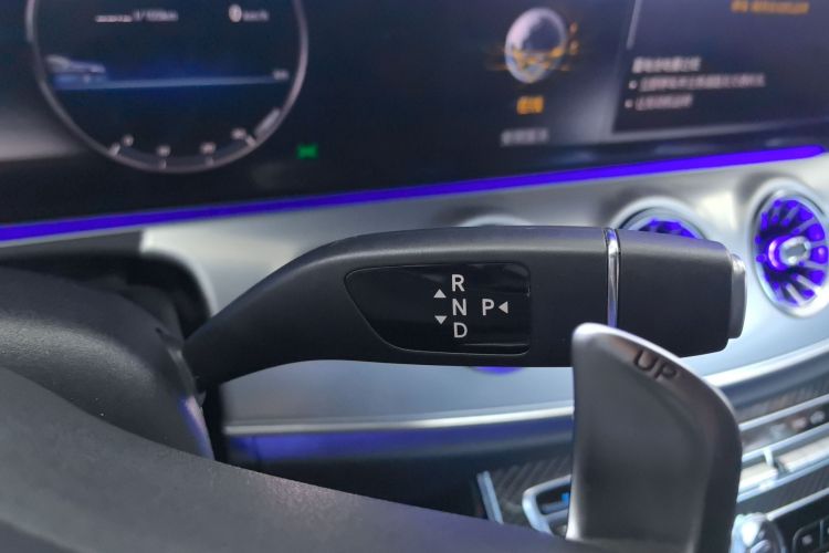 奔驰E级AMG 2019款 AMG E 53 4MATIC+ 轿跑车中控内饰18