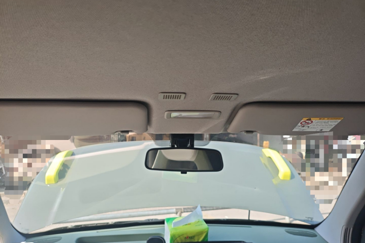 吉利银河 2025款 210km 熊猫骑士中控内饰22