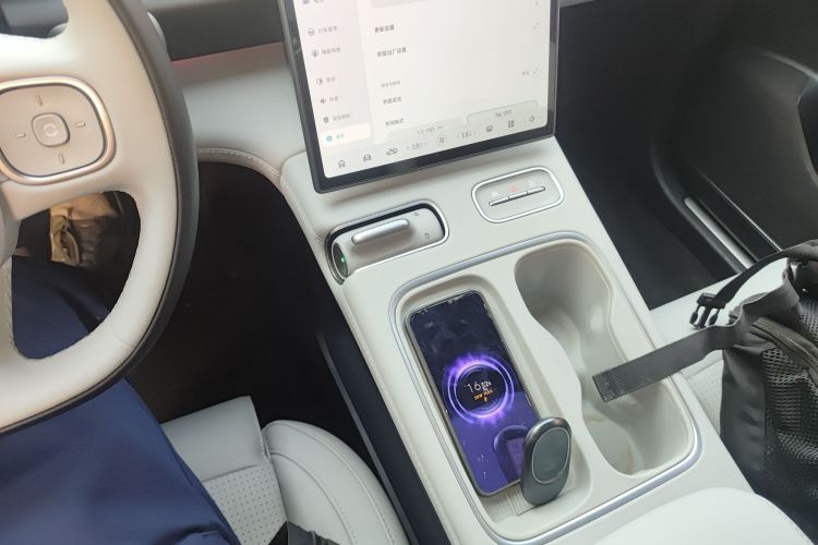 蔚来ES6 2024款 75kWh中控内饰18
