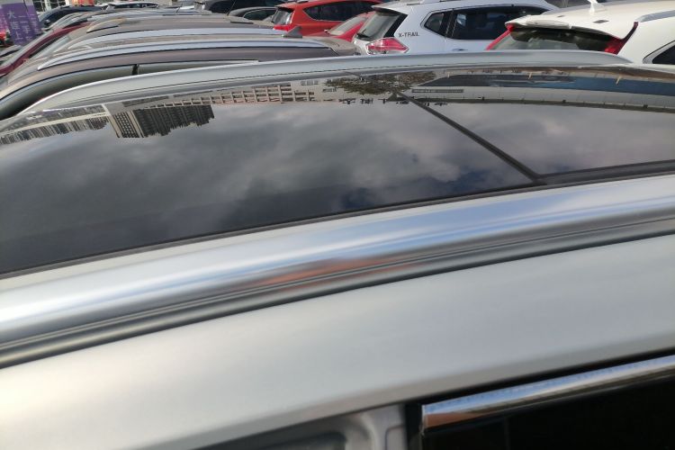 红旗HS5 2022款 2.0T 智联旗享四驱版车身外观57