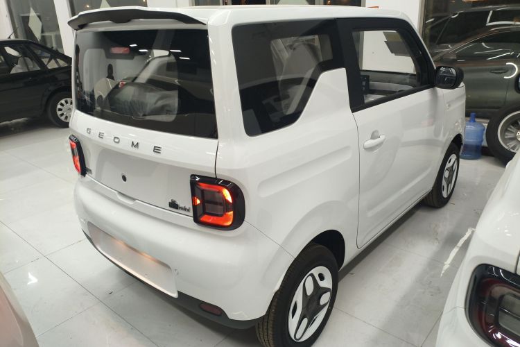 吉利银河 熊猫 2025款 210km 元气熊车身外观6005