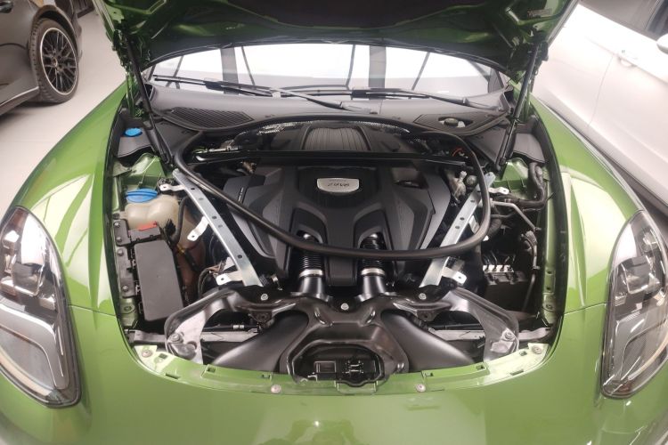 保时捷 2021款 Panamera 2.9T机舱底盘24