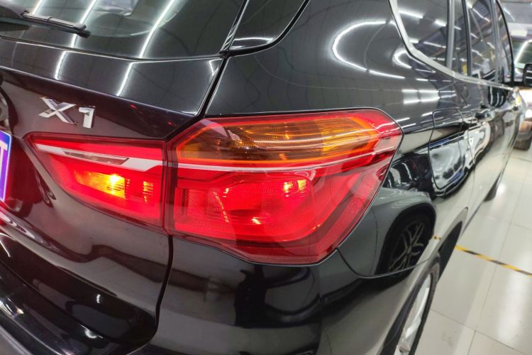 宝马X1 2018款 sDrive18Li 时尚型车身外观9