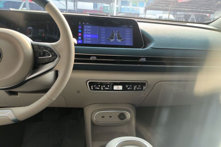 欧拉好猫 2023款 401km标准续航 尊贵型 磷酸铁锂中控内饰16