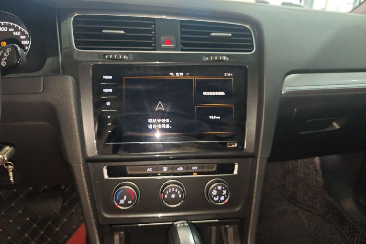 大众 高尔夫 2020款 200TSI DSG舒适进取版中控内饰16