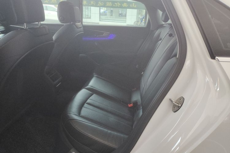 奥迪A4L 2022款 40 TFSI 时尚动感型中控内饰21