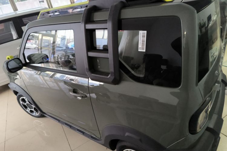 吉利银河 2025款 210km 熊猫骑士车身外观4