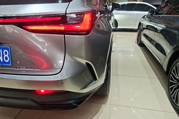 雷克萨斯NX 2023款 350h 前驱 创悦版车身外观9