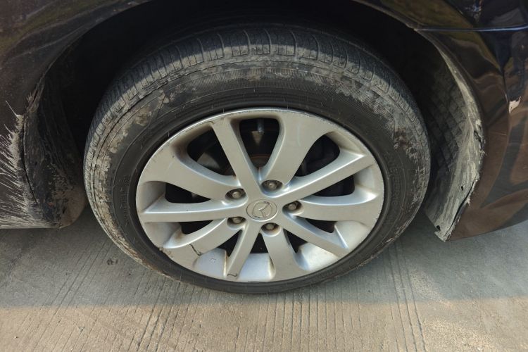 马自达6 2011款 2.0L 自动时尚型车身外观6007