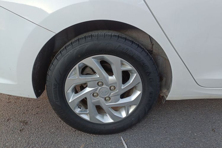 现代 悦纳 2020款 1.4L 手动GLS炫酷版车身外观6008